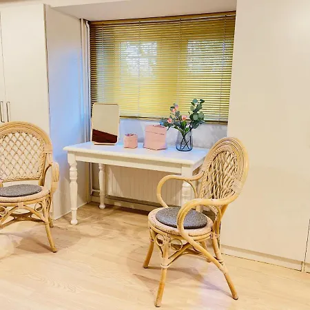 Apartment Aday - Mansion - Charming 3 Bedroom *
