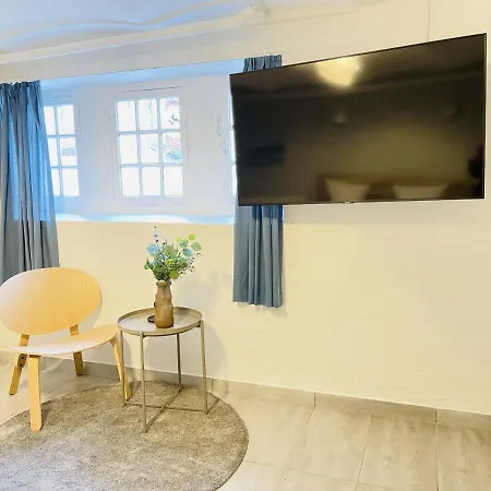 Aday - Mansion - Charming 3 Bedroom אולבורג