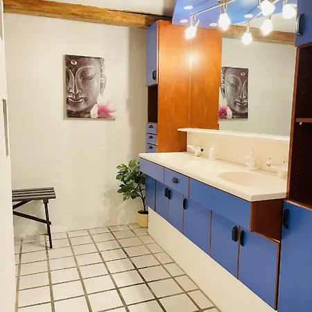 Aday - Mansion - Charming 3 Bedroom Apartment *