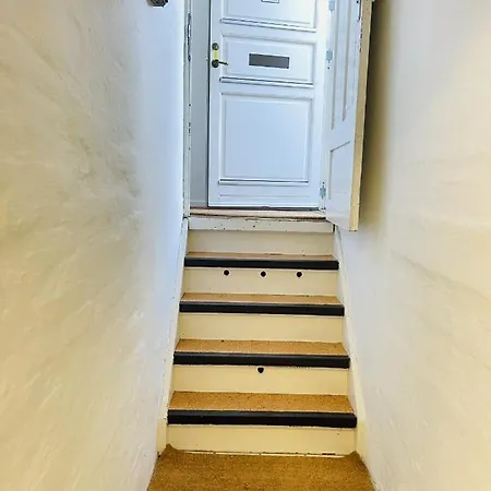 Aday - Mansion - Charming 3 Bedroom אולבורג