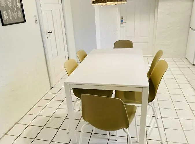 Aday - Mansion - Charming 3 Bedroom Lejlighed
